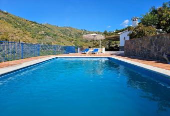 Cortijo Airen has Balcony rooms