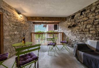 Agriturismo Al Gallo Nero Giallo has Balcony rooms