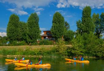 Kanop  e Village has Balcony rooms