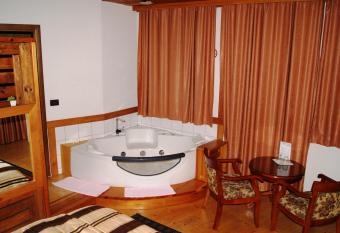 Hotel Prizreni allows 18 year olds to book a room