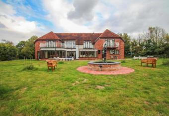 Barnfields Retreat has Balcony rooms