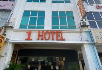 1 Hotel Taman Connaught allows 18 year olds to book a room