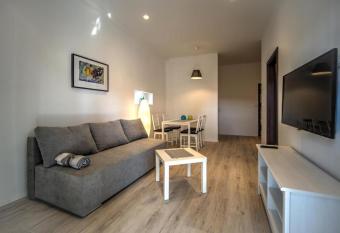 Apartments Estelle has Balcony rooms