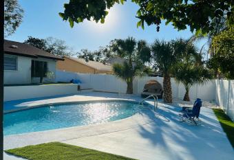 Luxury home with pool in Tampa has Balcony rooms