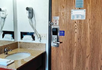 Reliance Inn has rooms with a private hot tub