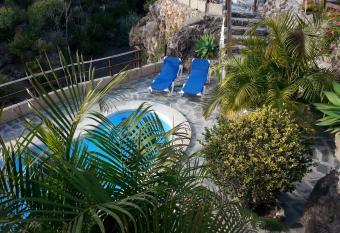 Casa Rural La Cuadra has Balcony rooms