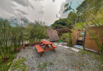 All Natural Glamping has rooms with a private hot tub