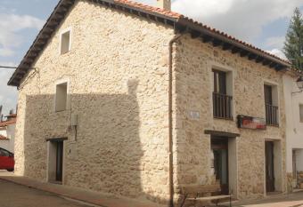 EL VASALLO 2 allows 18 year olds to book a room