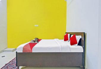 OYO 82775 Radhe Hotel allows 18 year olds to book a room
