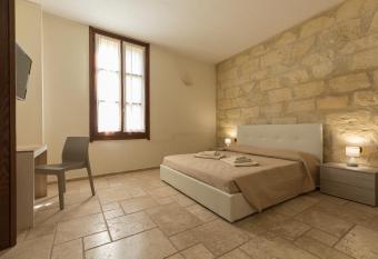 M  nta rooms experience has Balcony rooms