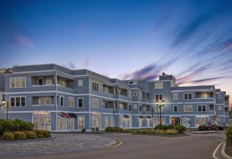 Thomas Sea Suites at Harbourtown has Balcony rooms