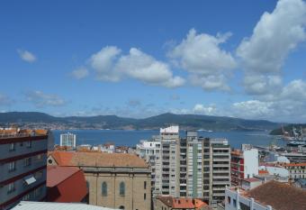 Fant  stica vista de la R  a de Vigo en pleno centro has Balcony rooms
