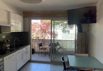 Appartement en r  sidence climatis   avec parking has Balcony rooms