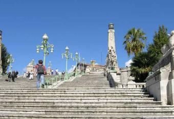 Studio Gare Saint Charles 2eme has Balcony rooms