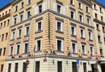 Gallery Hotel SIS allows 18 year olds to book a room