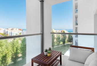 Escape to Estepona has Balcony rooms