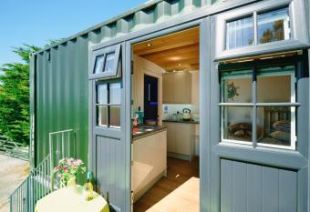 Mount View Overnight Accommodation has Balcony rooms