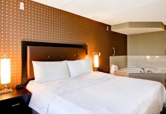 Homewood Suites by Hilton Ajax, Ontario, Canada has rooms with a private hot tub