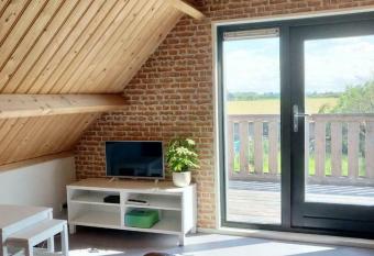 De Zeereep allows 18 year olds to book a room