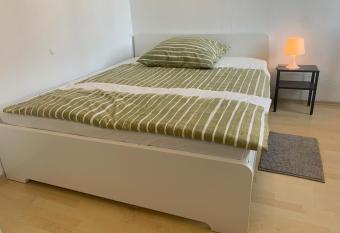 Apartment im Herzen von W  rzburg allows 18 year olds to book a room