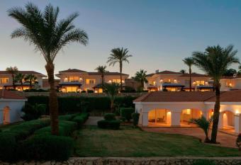 Villas with Sea View at Sheraton Sharm Hotel, Resort, Villas & Spa - Private Residence allows 18 year olds to book a room