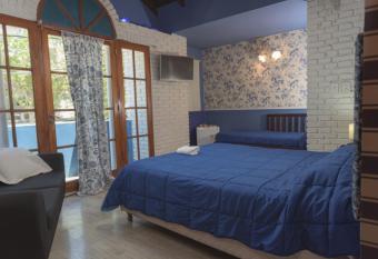 Hotel Nuevo Suizo has Balcony rooms