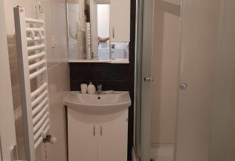 Ivan2020 apartment has rooms with a private hot tub