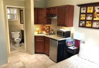 Island Retreat Studio #4 allows 18 year olds to book a room