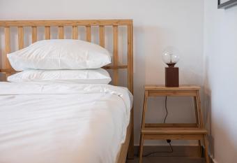 It s Five O Clock Somewhere - Eclectic Studio 300mts from the Beach has Balcony rooms