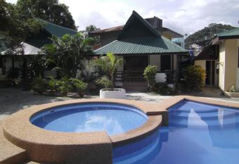 Seashore Beach Resort has Balcony rooms