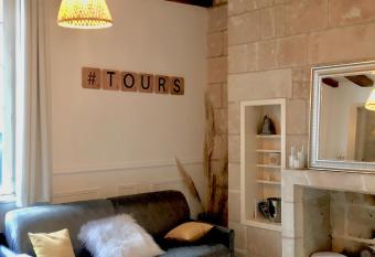 Vieux Tours, Charmant T2 40m2, 4 pers, lumineux allows 18 year olds to book a room