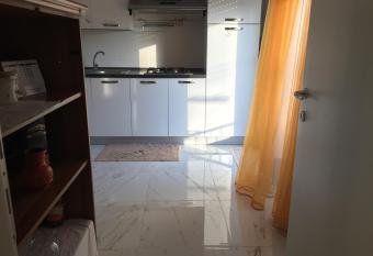 Camere in appartamento condiviso, vista sulla citt   allows 18 year olds to book a room