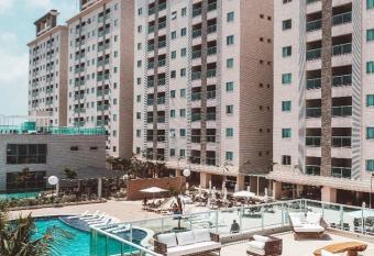 SALINAS PARK RESORT has Balcony rooms