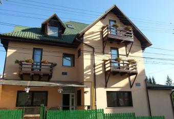 Pensiunea Ialomicioara has Balcony rooms