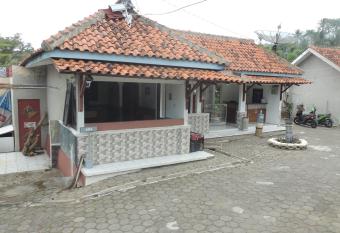 Yonanda Hotel has Balcony rooms