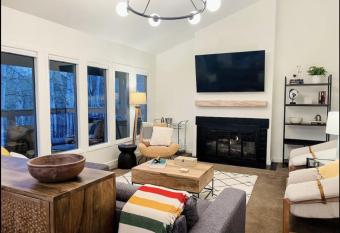 Walk to Ski in/out! Park City 3bd/3ba has Balcony rooms