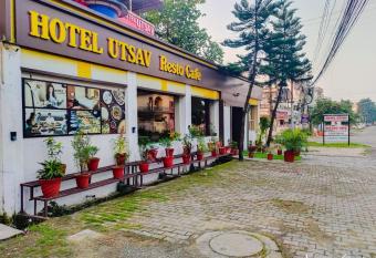 Hotel Utsav & Restro Cafe allows 18 year olds to book a room