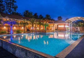 SaffronStays Beyond has Balcony rooms