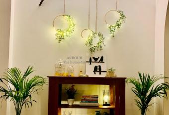 ARBOUR The Homestay has Balcony rooms