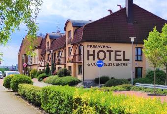 PRIMAVERA Hotel & Congress centre allows 18 year olds to book a room
