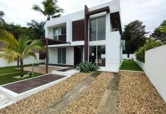 Ricaurte Casa campo piscina privada has Balcony rooms