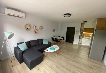 Apartment Avia Forest allows 18 year olds to book a room