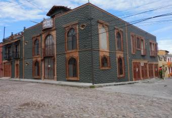 Vista Del Sol Apartments has Balcony rooms