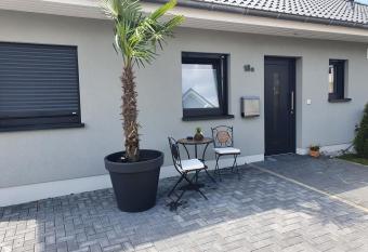 Ruhige Wohnung mit Terrasse has Balcony rooms