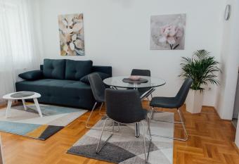 Suite Dreams has Balcony rooms