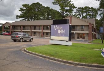 Value Inn - Livonia allows 18 year olds to book a room