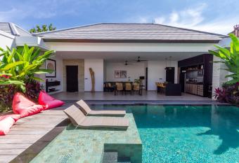 Villa Lys allows 18 year olds to book a room