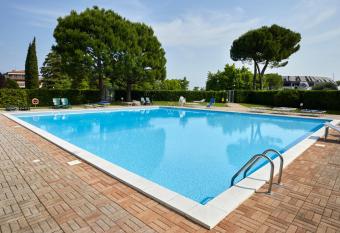 Oasi del Relax - 100mt dal lago has Balcony rooms