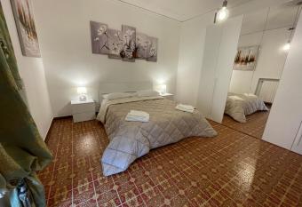 La Maison Lilas allows 18 year olds to book a room