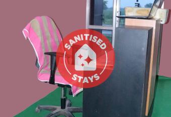 OYO 82900 Royals Rana Hotel allows 18 year olds to book a room